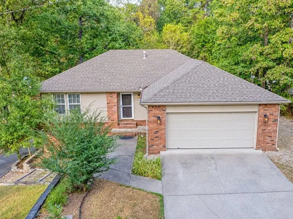 2 Millom Ln, Bella Vista, AR 72714