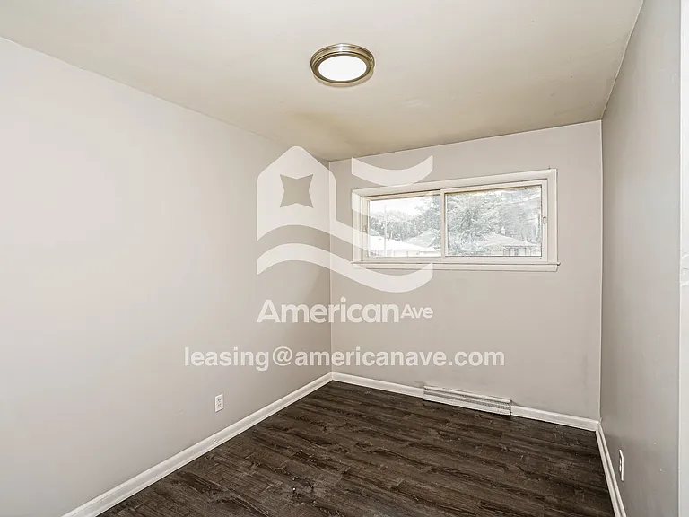 1314342_010_bedroom_10.jpg