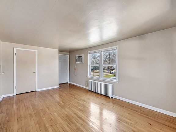 4th image of 1190 Minahan St APT 2