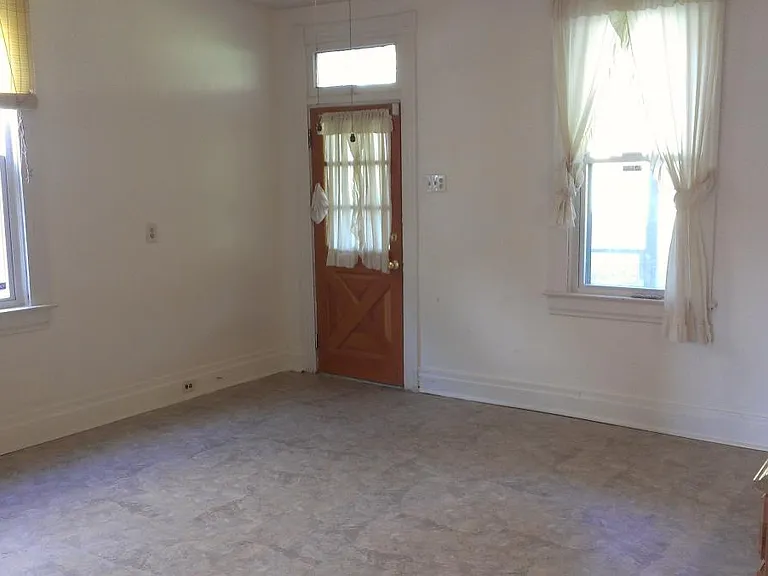 2618 Forest Ave — Photo 9