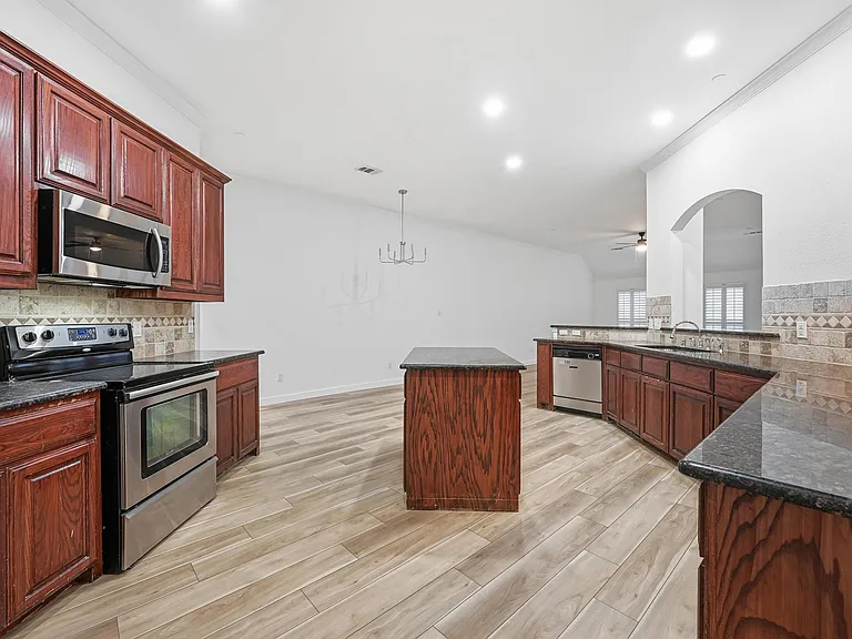 2216 Paige Ct — Photo 28