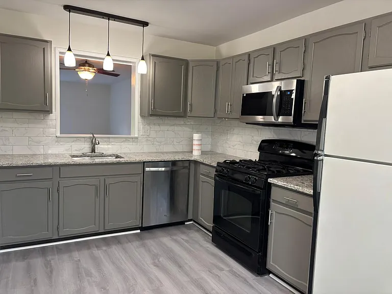 113 Redwood Dr — Photo 2