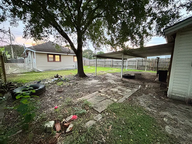 1117 Dallas St — Photo 11