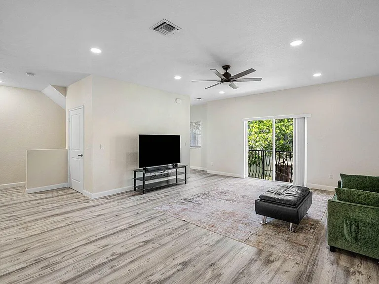 48 NW Hawthorne Pl — Photo 14