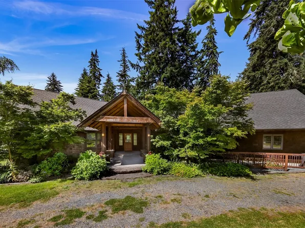 6701 Holst Road, Clinton, WA 98236