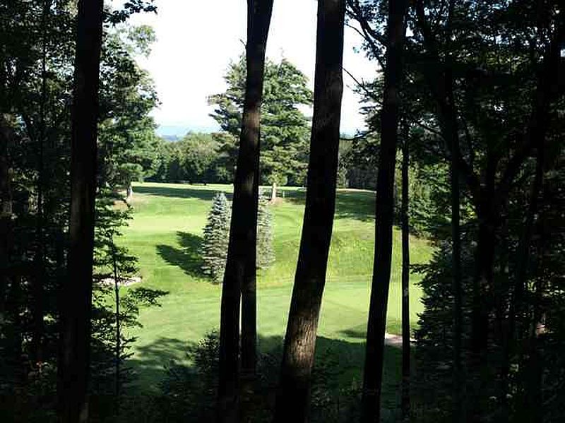 2nd image of 3 CLUBVIEW Lane