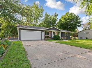 1910 Linn Dr, Owatonna, MN 55060