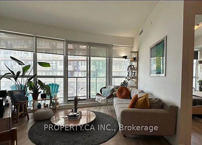 49 E Liberty St #1407 — Photo 14