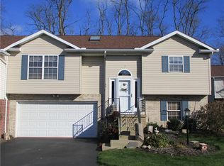 63 River Ridge Ln, Munroe Falls, OH 44262