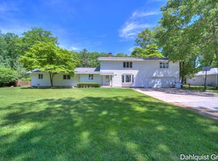 990 Victor Ave, Muskegon, MI 49445