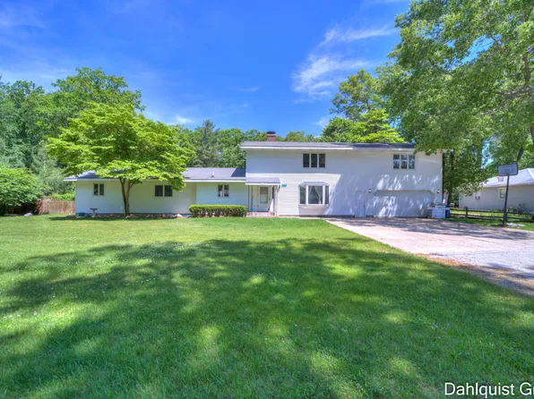 990 Victor Ave, Muskegon, MI 49445