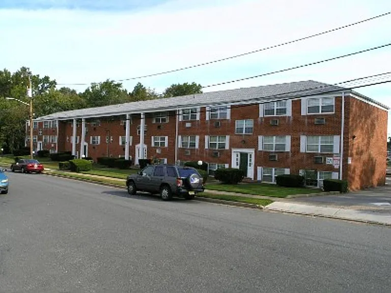 2005rt27llc - Fox & Foxx Brookview At Edison — Photo 5