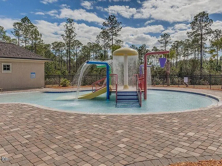 70305 Winding River Dr — Photo 32