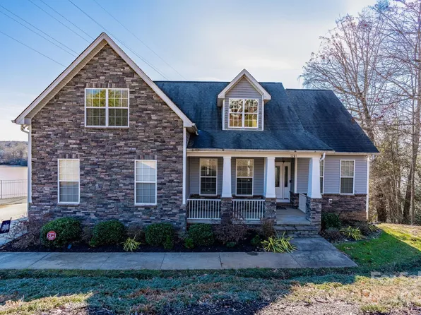 5705 Crown Ter, Hickory, NC 28601