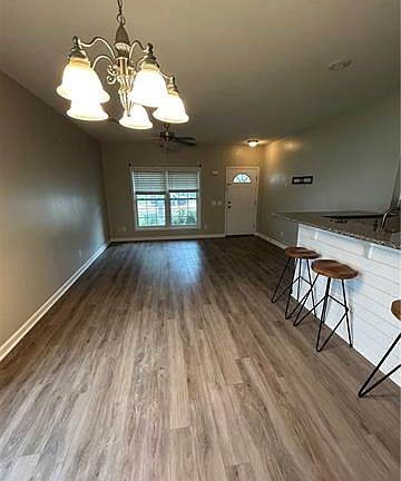 4th image of 292 Fountains Park Blvd