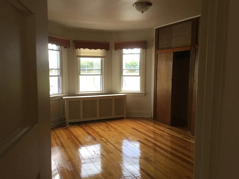 918 Jefferson Ave — Photo 5