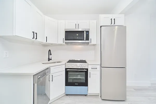 Rented by The Agency | media 9