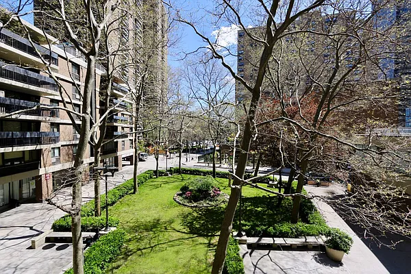 Rented by Keller Williams NYC | media 6