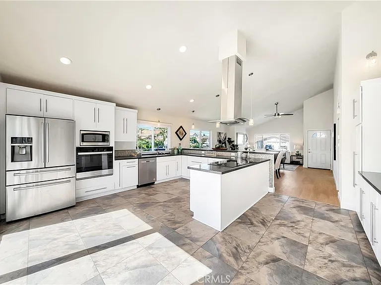 3482 Almond St — Photo 10