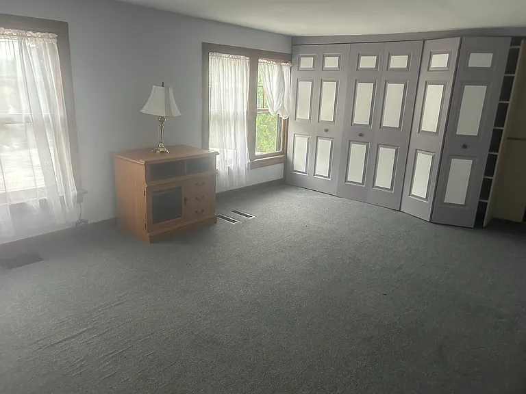 554 Moorestown Dr #1 — Photo 2