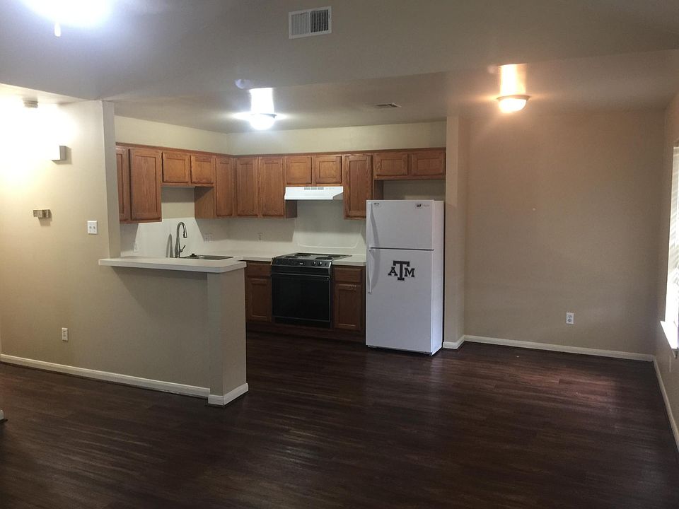 2nd image of 3787 Oldenburg Ln