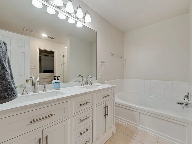 1421 Laurel Hall Ln — Photo 11