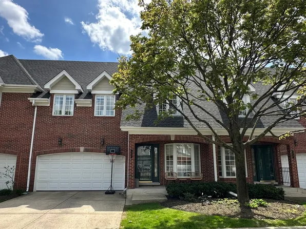 122 E Knighton Pl, Elmhurst, IL 60126