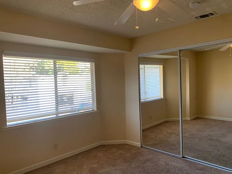 1619 G Street — Photo 17