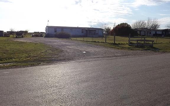 2nd image of 1417 County Road 607