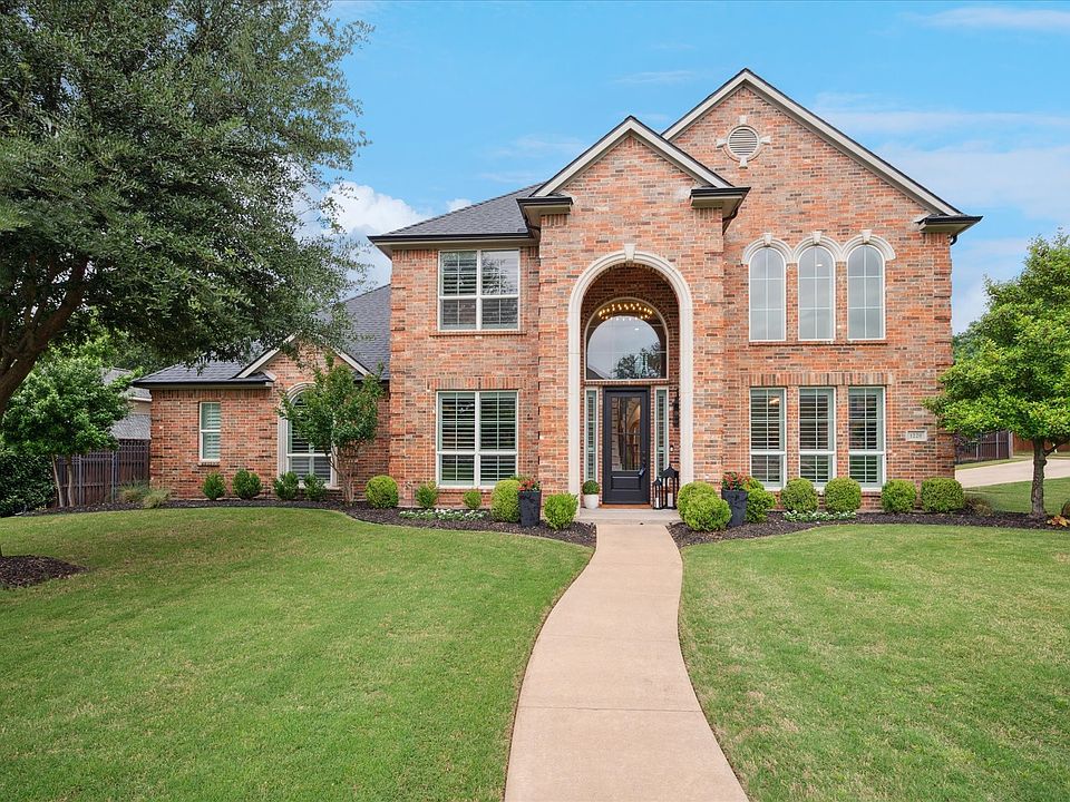 1st image of 1220 Forest Hills Dr