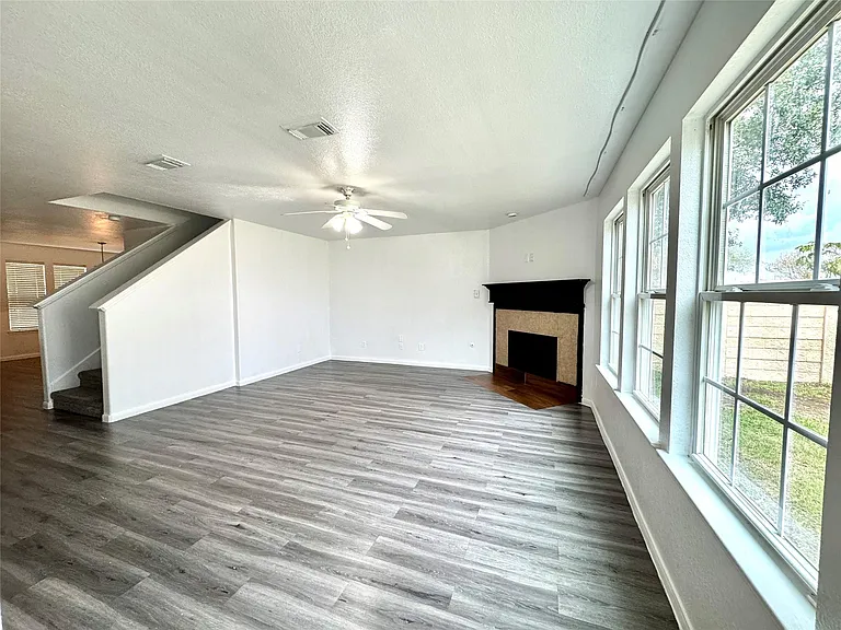 8435 Resada Park Ln — Photo 11