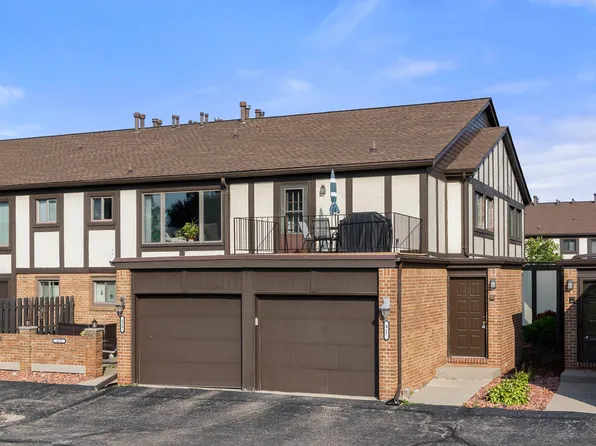 417 Country Club Dr #53, Saint Clair Shores, MI 48082