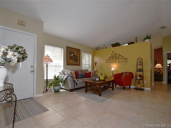 5th image of 18483 NW 22nd St
