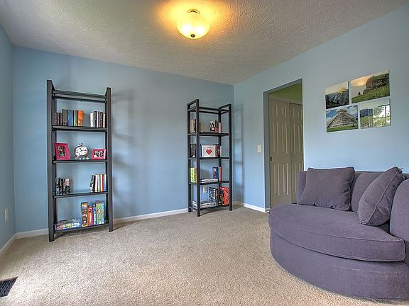 4th image of 6819 Autumn Glen Dr