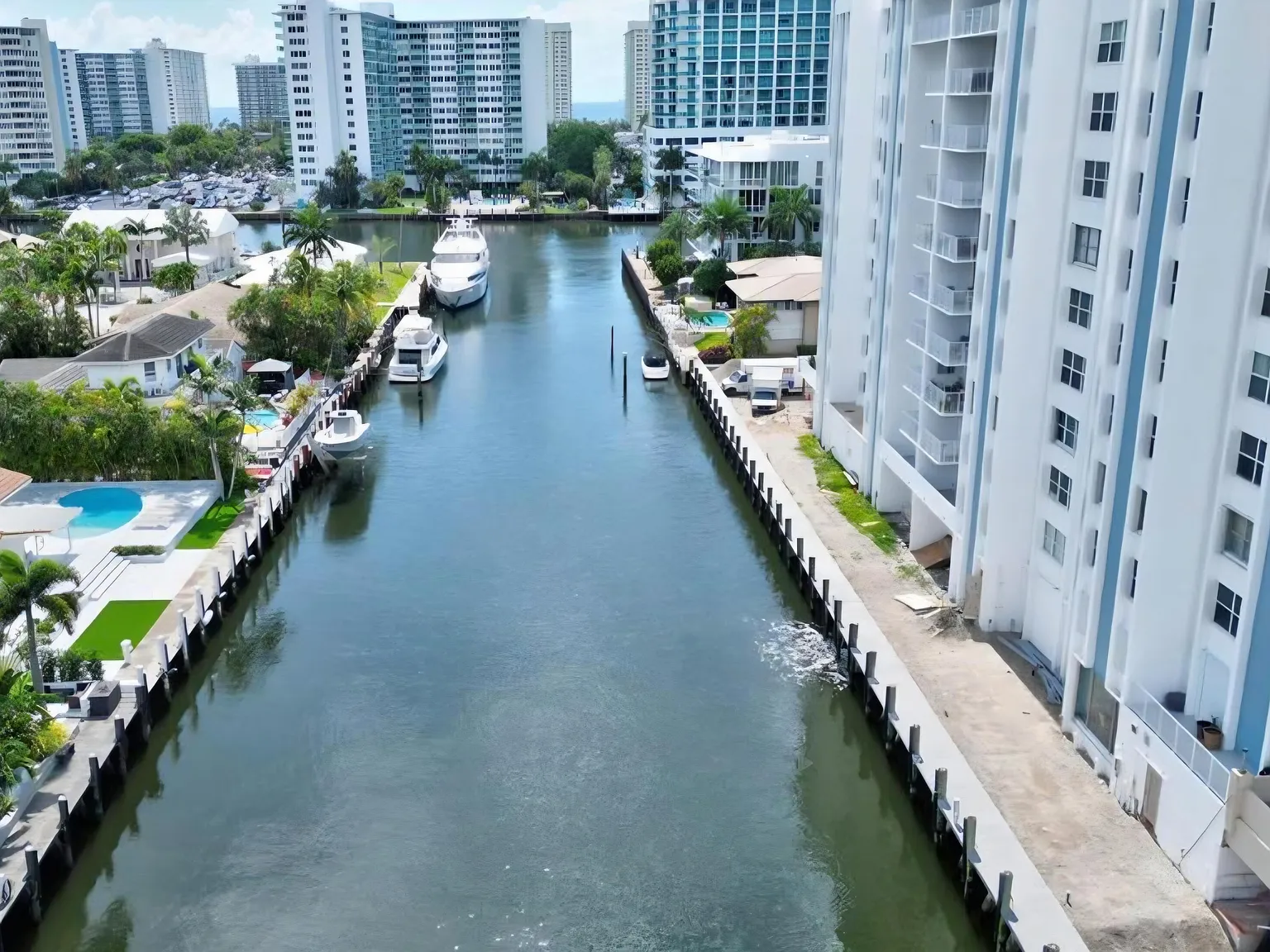 2 bed, 2.0 bath, 1250 sqft, $2,950 — Photo 4