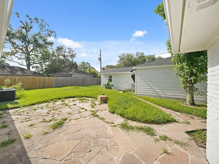 5943 Greenmont Dr — Photo 31