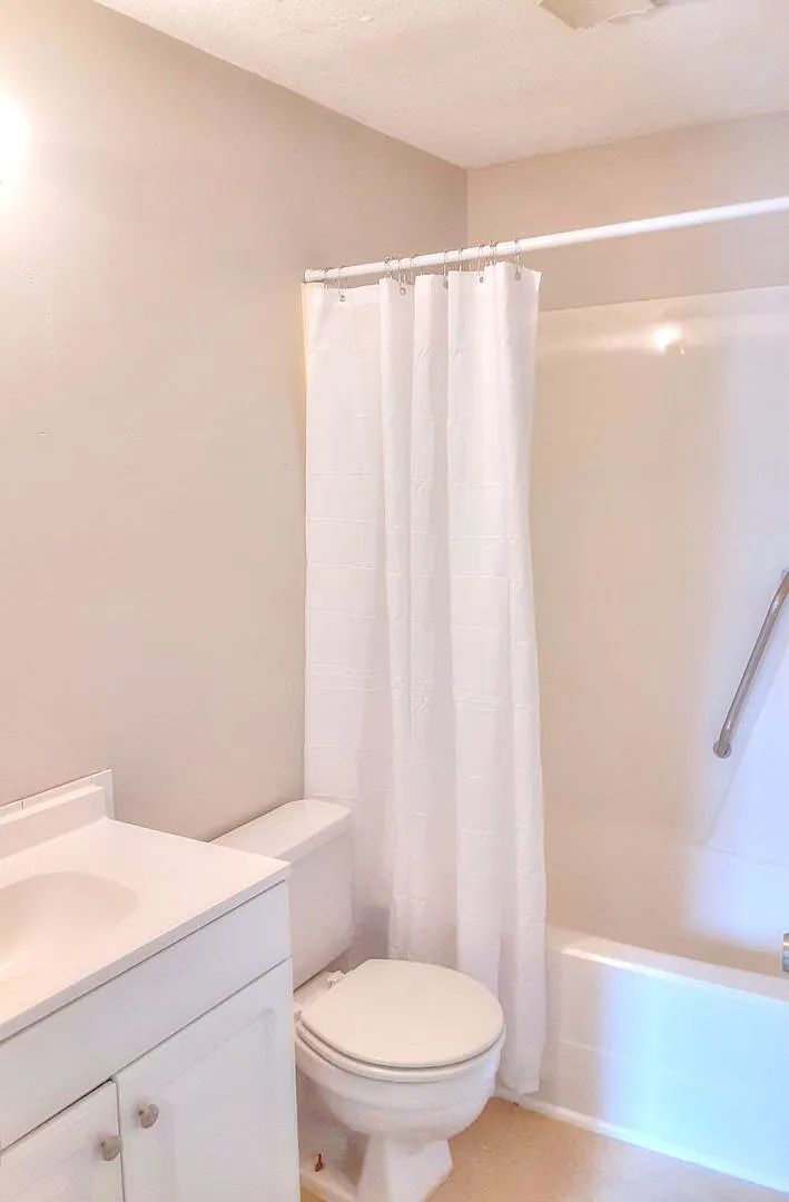 2421 Camellia Drive — Photo 4
