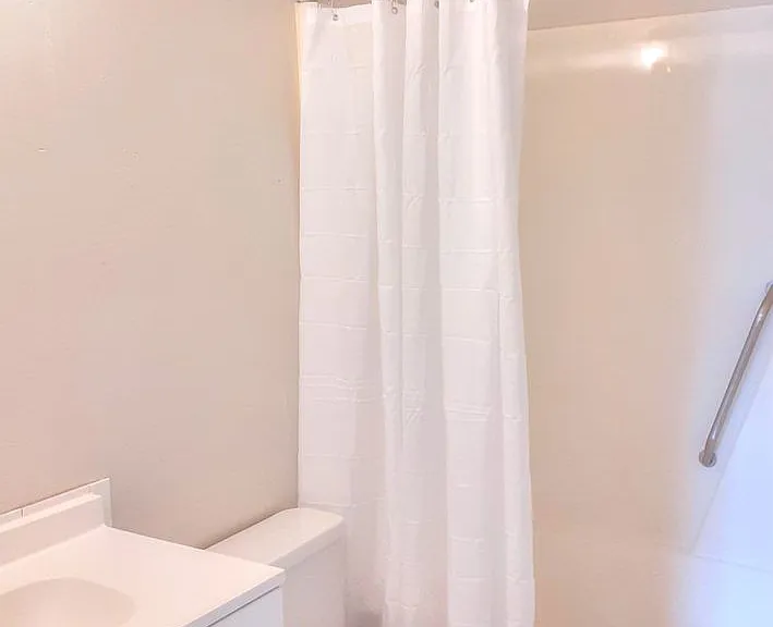 2421 Camellia Dr — Photo 4