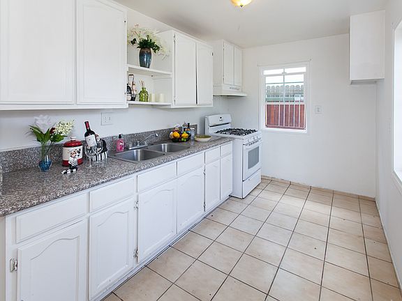 4th image of 17516 Boulay St