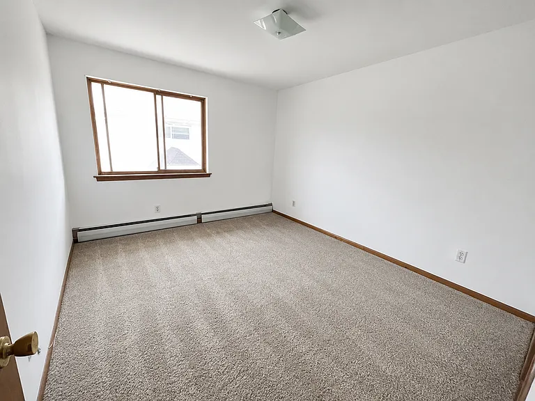 1216 Memorial Dr — Photo 8