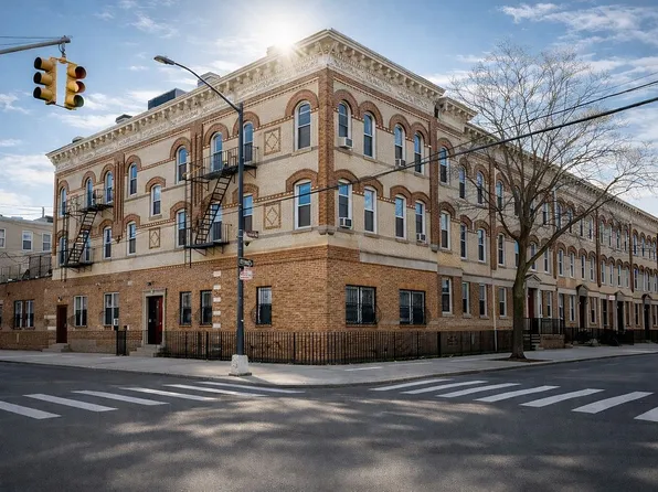 804 Onderdonk Ave, Ridgewood, NY 11385