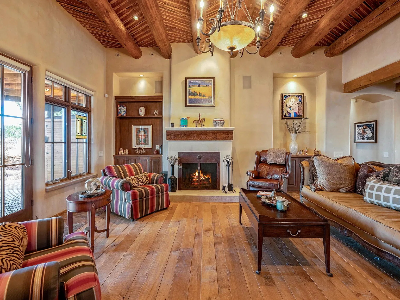 99 Paseo Aragon — Photo 3