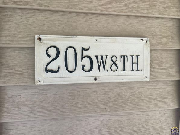 205 W 8th St, Lyndon, KS 66451