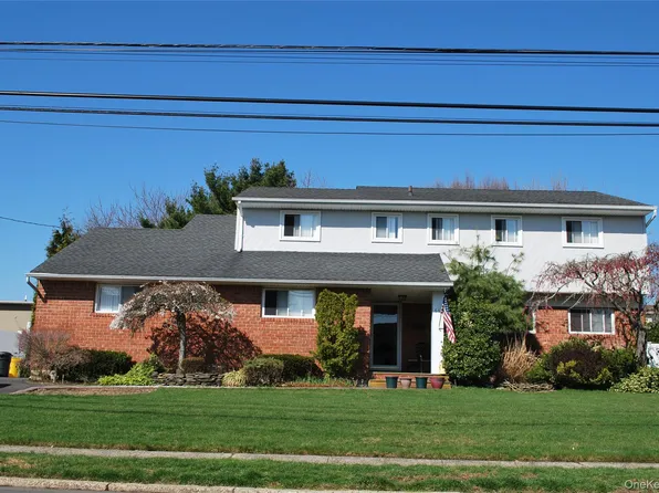 66 Laurel Drive, Massapequa Park, NY 11762