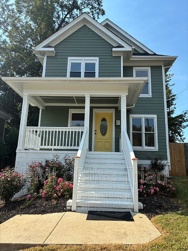 3 bed, 2.0 bath, 1343 sqft, $2,700 — Photo 1