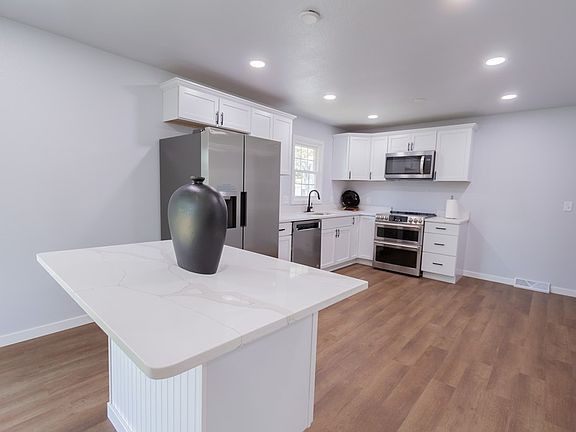5th image of 1408 Lewis St