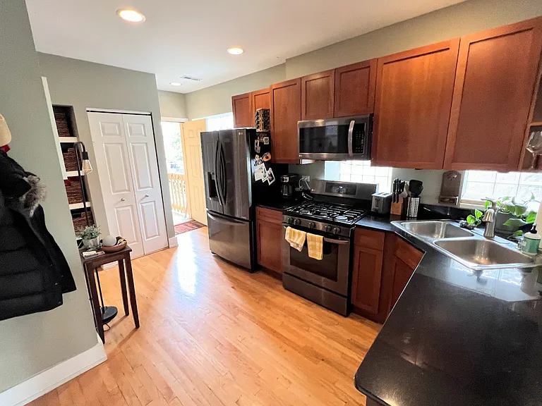 2215 N Bissell St #4 — Photo 3