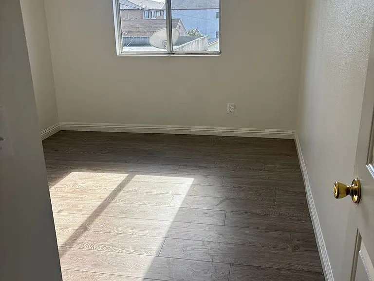 9416 S Figueroa St #1-12 — Photo 8