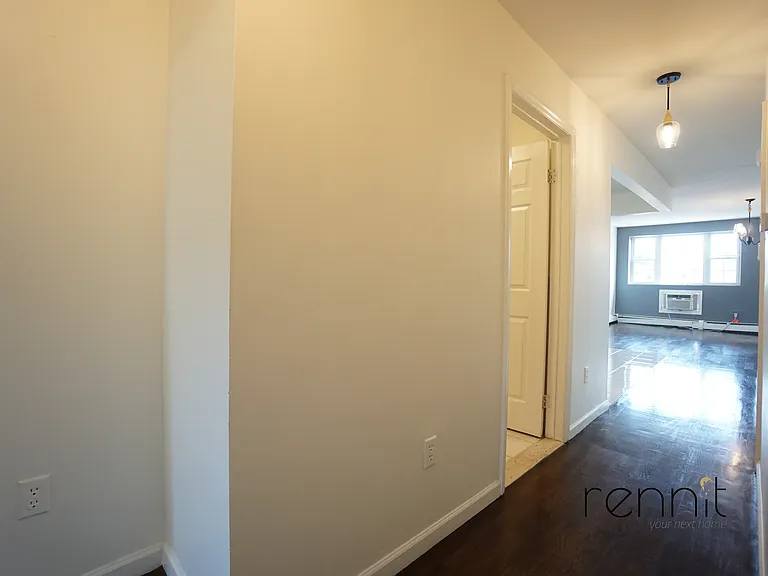 1305 Gates Ave #3 — Photo 12