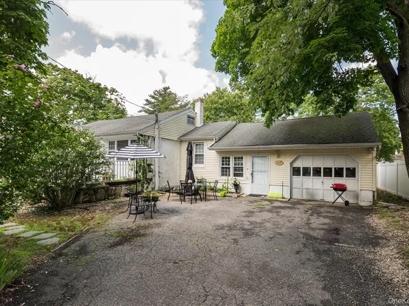 307 Old Country Road, Melville, NY 11747